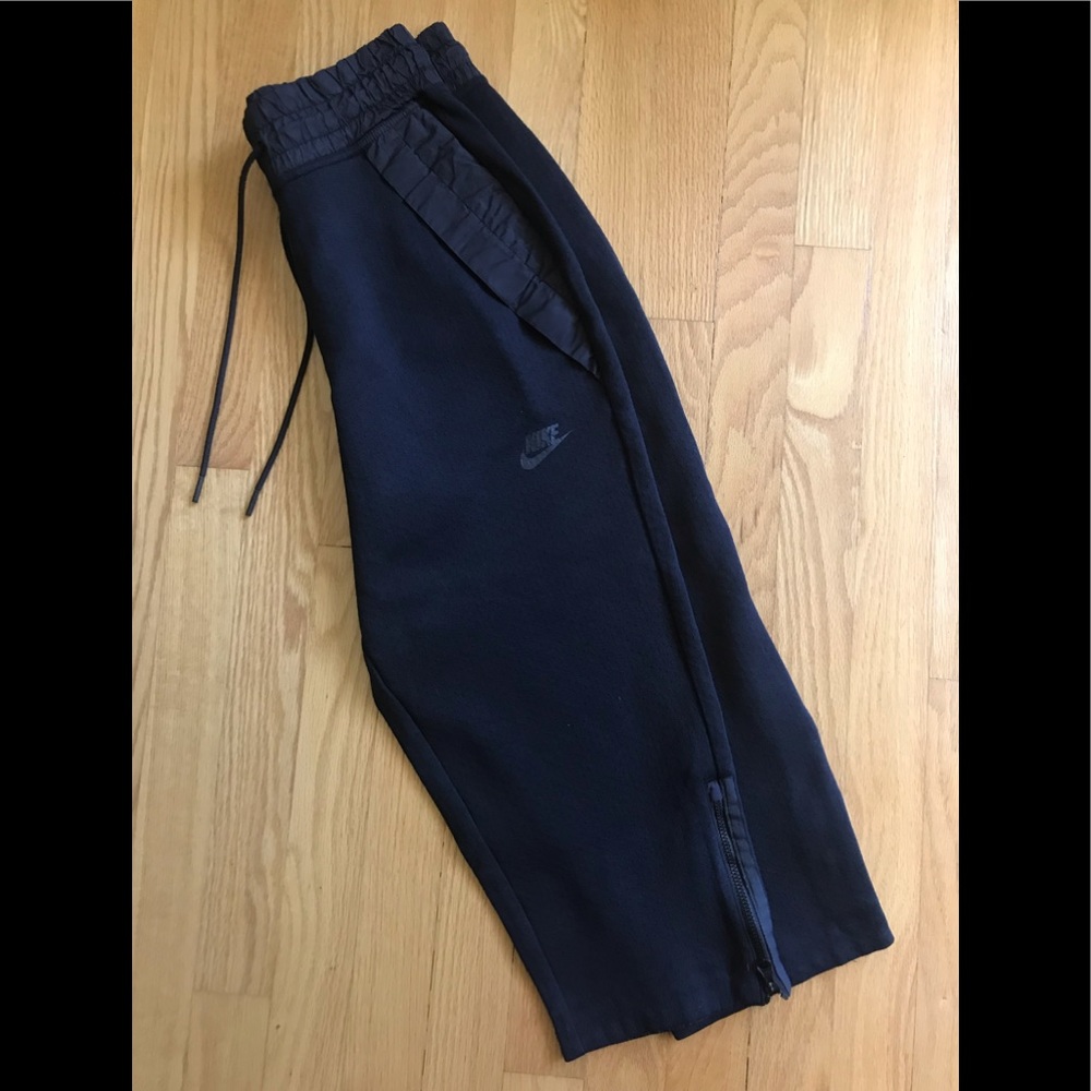 Nike Cropped Athletic Pants
